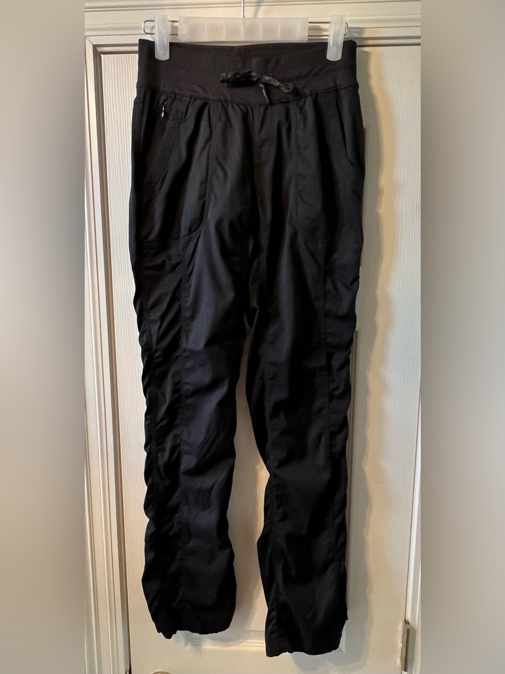 Women’s North Face Black Drawstring Active Pants